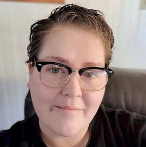 Meet your Posher, Alena